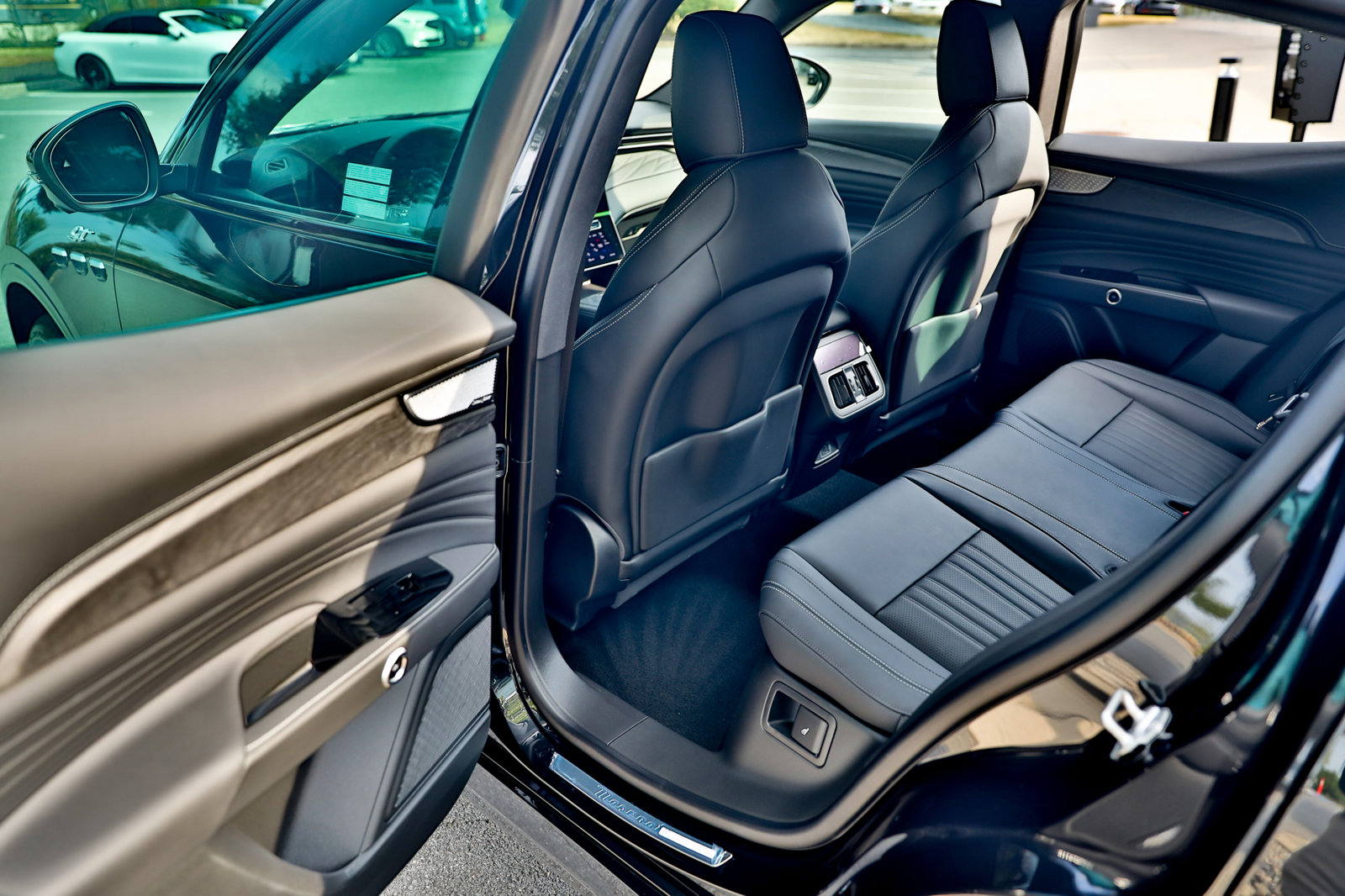 New 2024 Maserati Grecale GT image 28