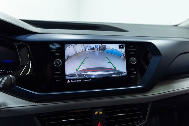 Used 2024 Volkswagen Taos SE image 18