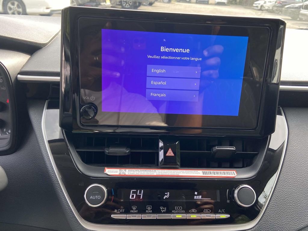 Used 2025 Toyota Corolla LE FWD image 17