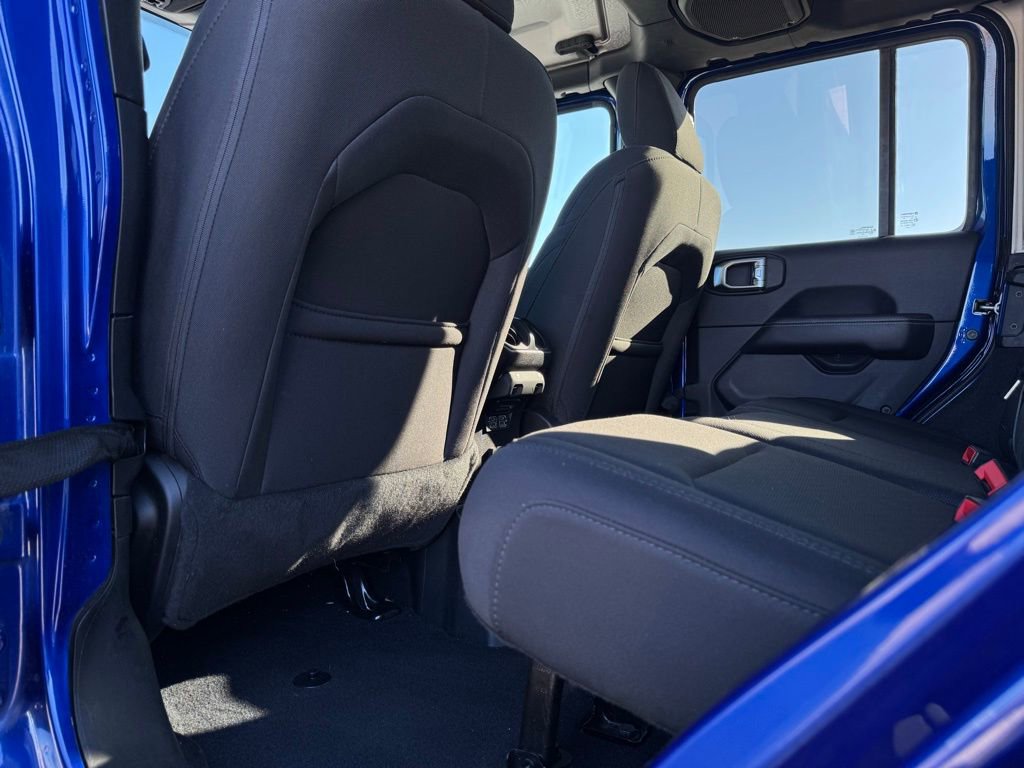 Used 2019 Jeep Wrangler Unlimited Sahara image 28