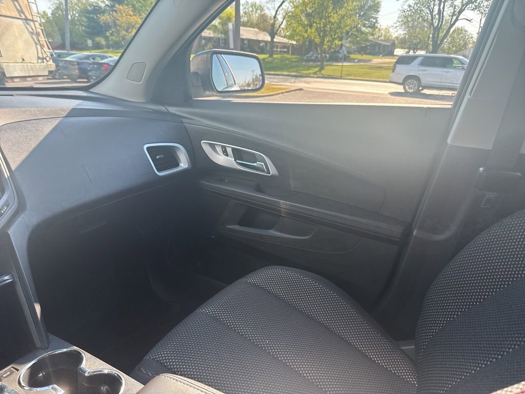 Used 2017 Chevrolet Equinox LS image 12