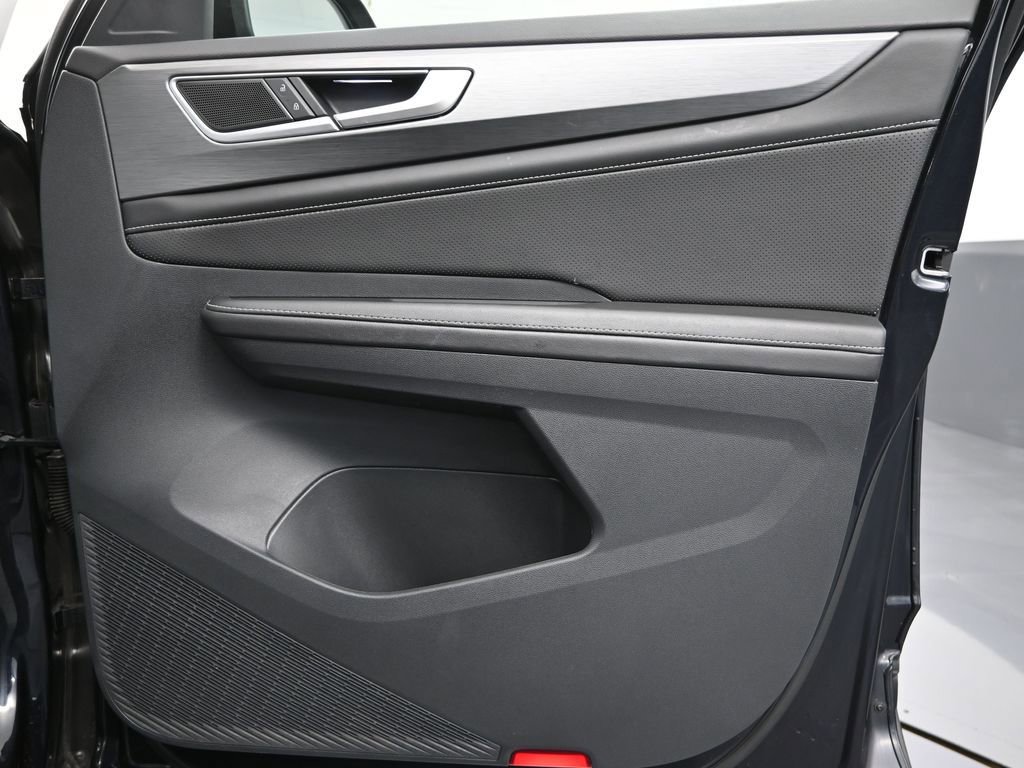 Used 2024 Volkswagen Atlas Cross Sport SE image 44