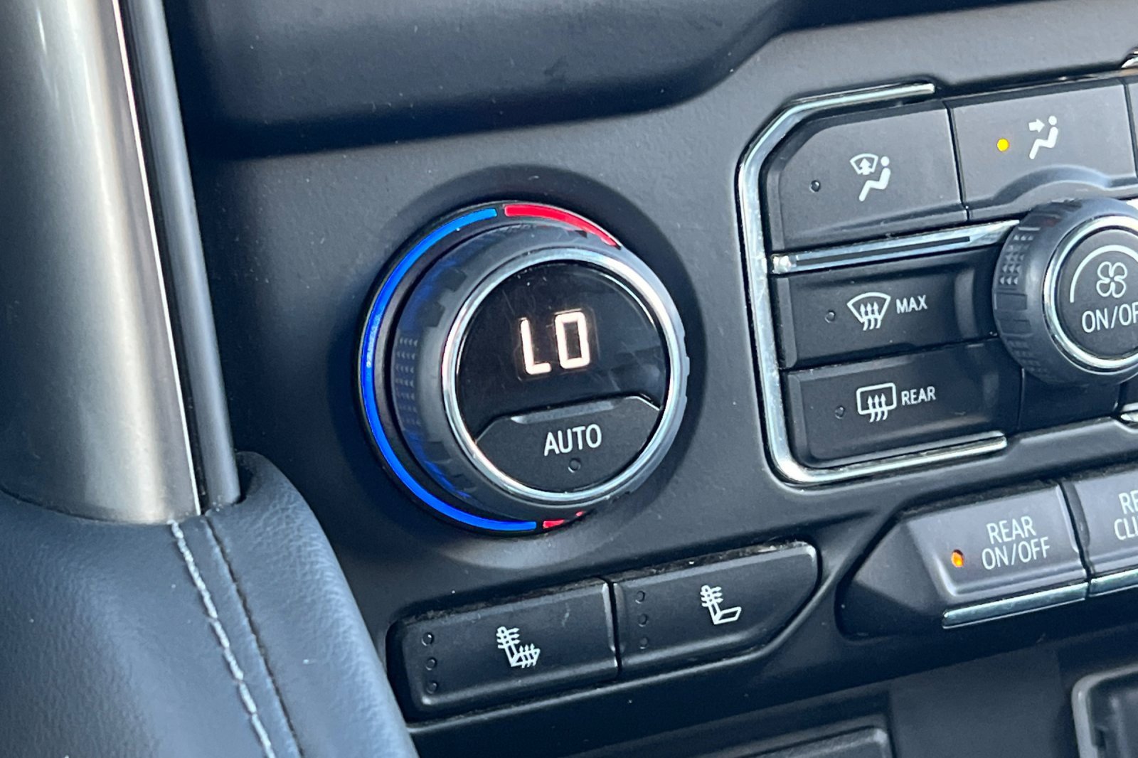 Used 2024 Chevrolet Tahoe LT image 29