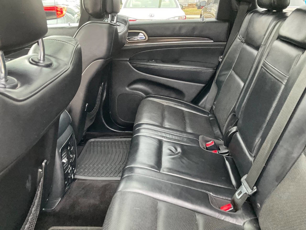 Used 2017 Jeep Grand Cherokee Overland RWD image 14