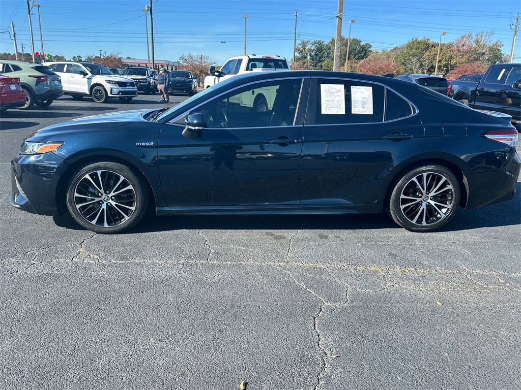 Used 2020 Toyota Camry SE w/ Sunroof Package image 6