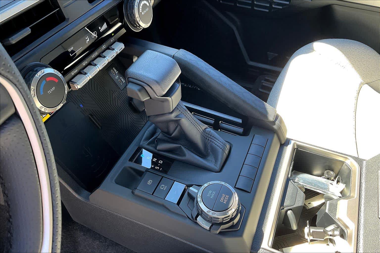 New 2026 Toyota 4Runner SR5 AWD/4WD image 7