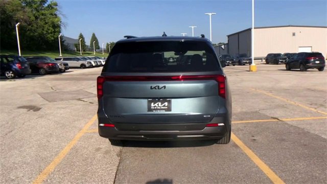 New 2026 Kia Carnival SX w/ SX Dark Edition Package image 2