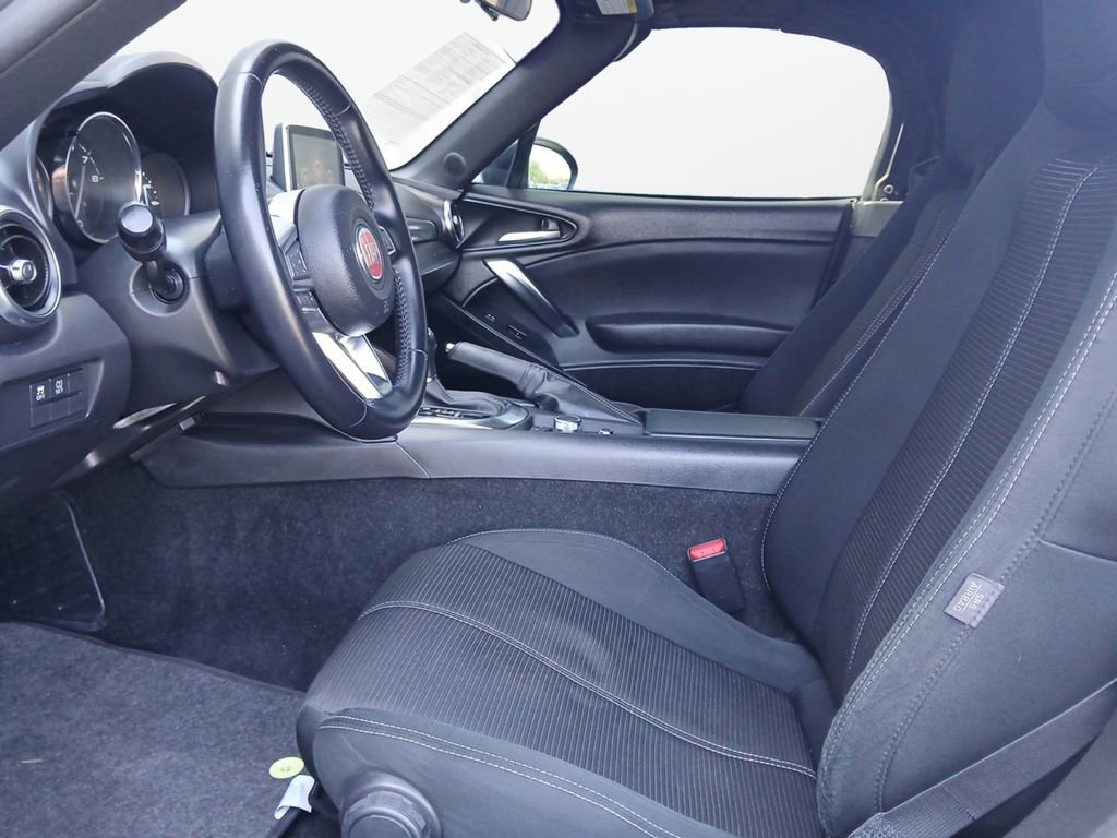 Used 2019 FIAT 124 Spider Classica w/ Technology Group RWD image 19