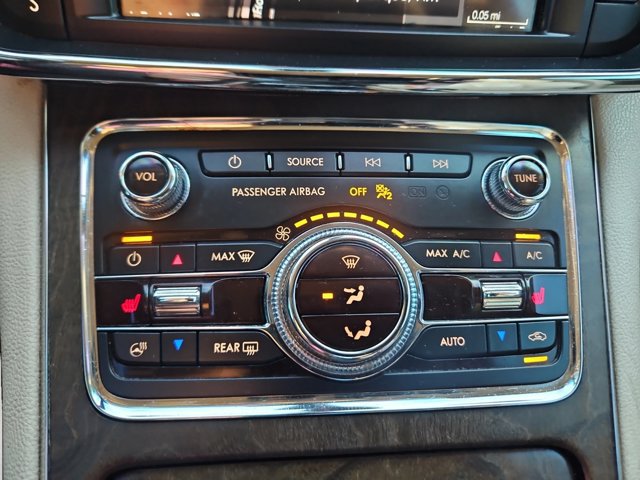 Used 2020 Lincoln Continental w/ Convenience Package FWD image 12