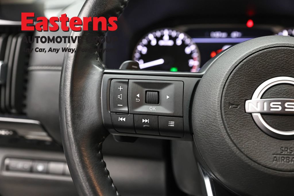 Used 2024 Nissan Pathfinder SV image 15