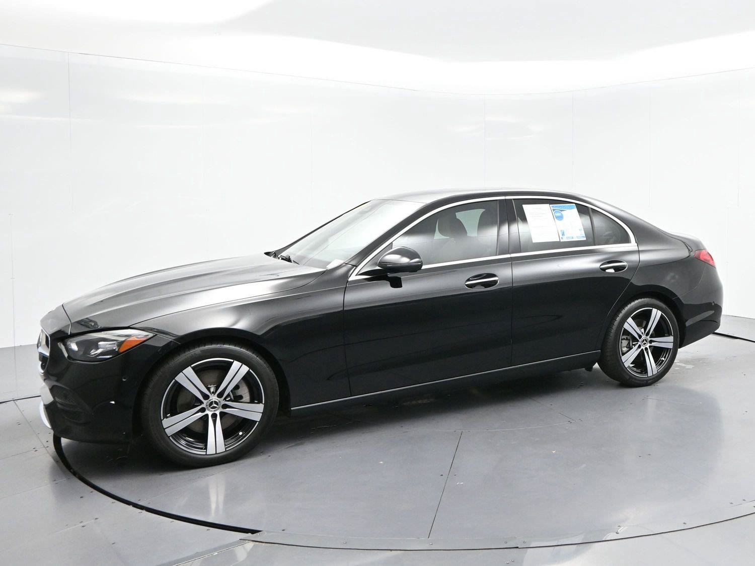 Used 2025 Mercedes-Benz C 300 4MATIC Sedan image 3