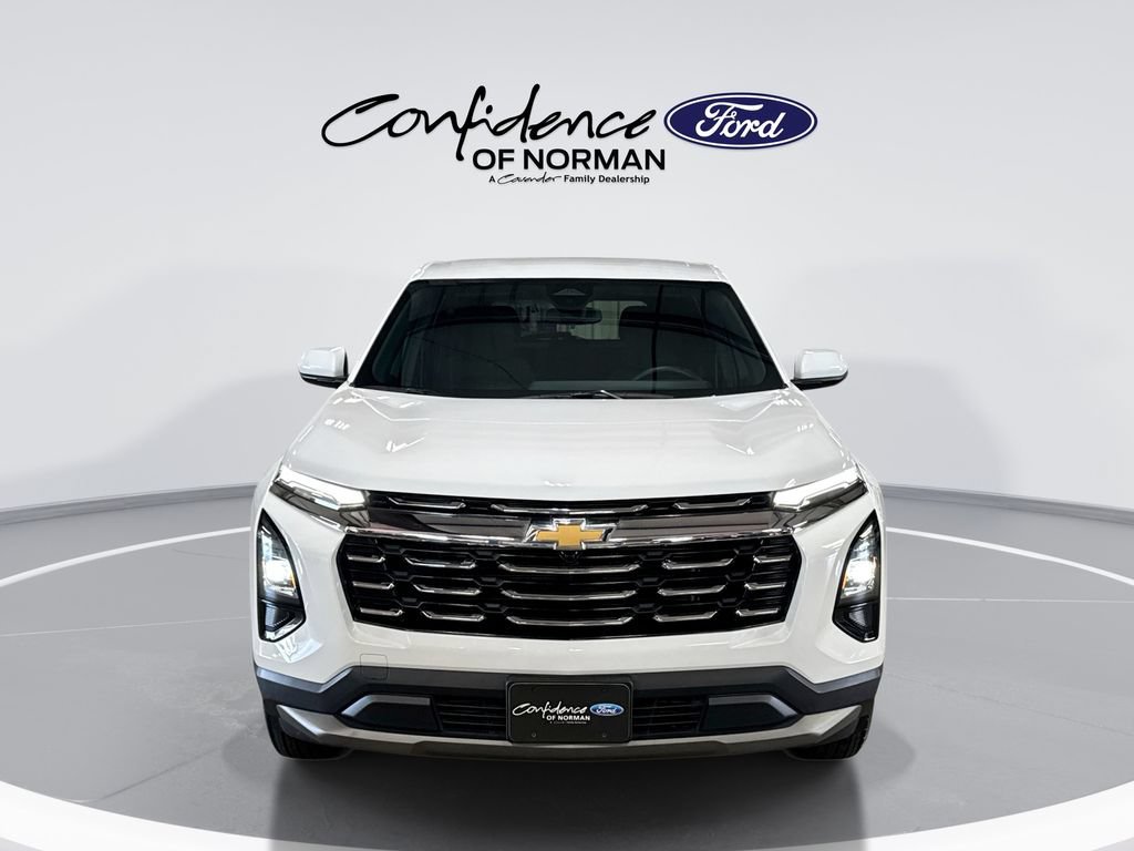 Used 2025 Chevrolet Equinox LT AWD/4WD image 2
