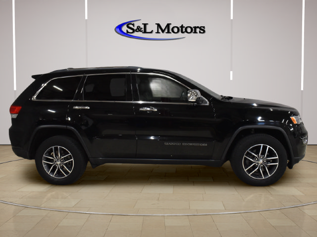 Used 2018 Jeep Grand Cherokee Limited AWD/4WD image 3