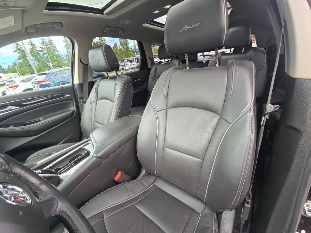 Used 2020 Buick Enclave Avenir w/ Avenir Technology Package AWD/4WD image 22