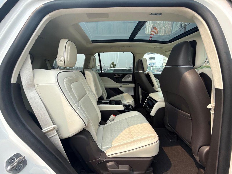 Certified 2020 Lincoln Aviator Black Label AWD/4WD image 15