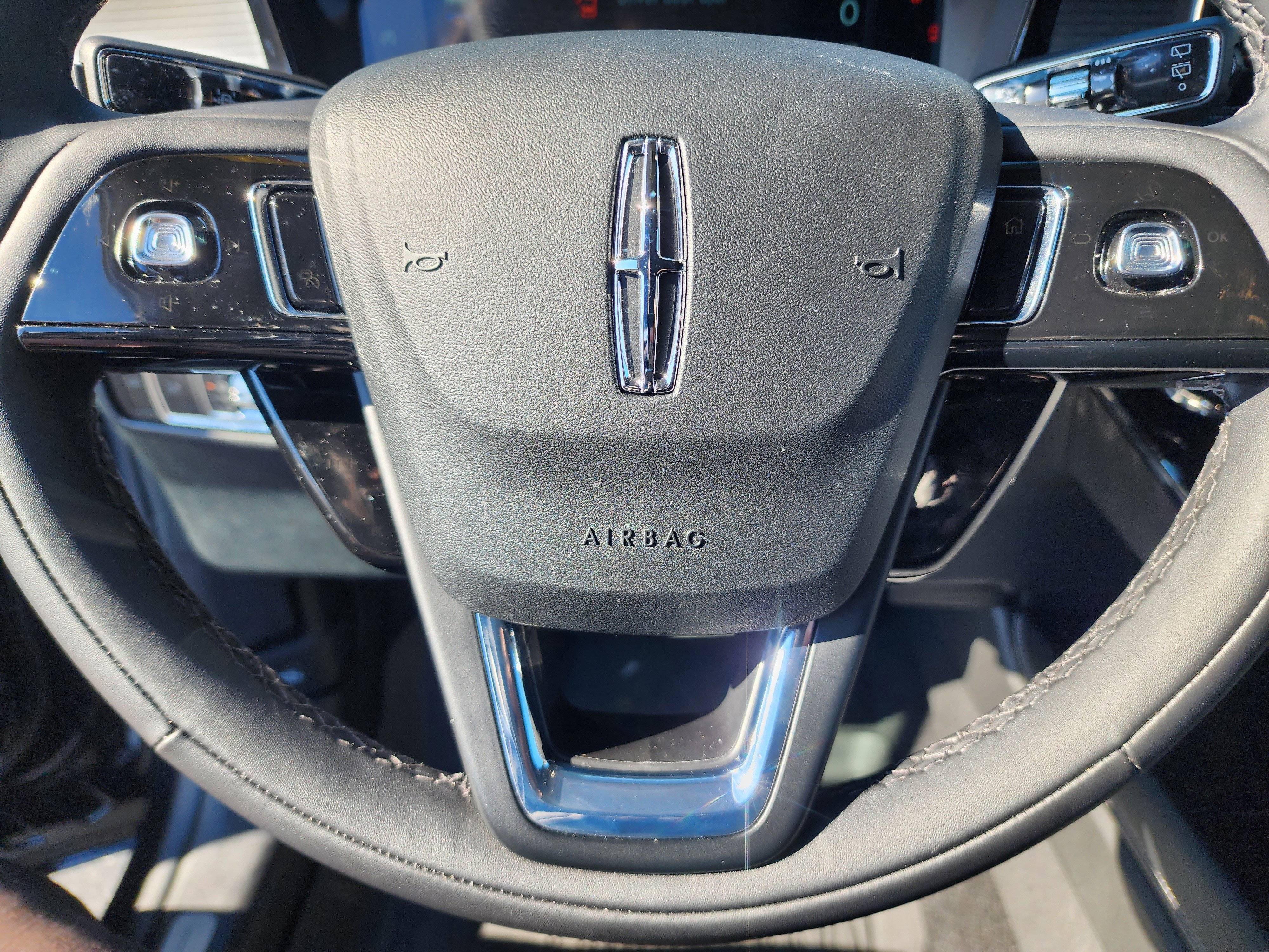 Used 2025 Lincoln Corsair FWD image 27