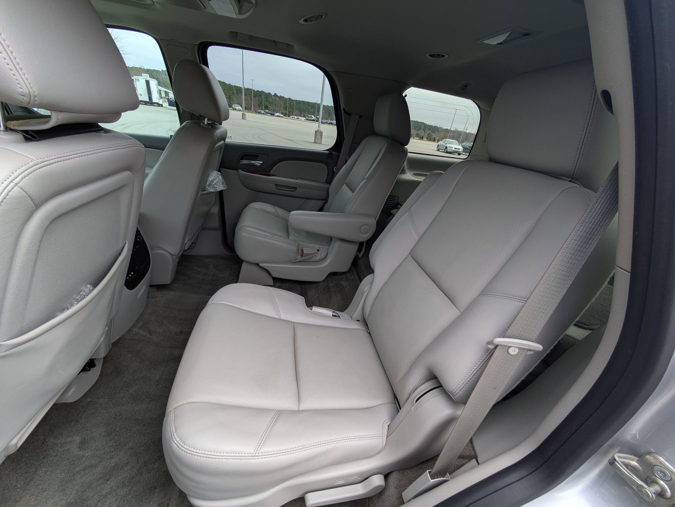 Used 2013 Chevrolet Tahoe LTZ image 24