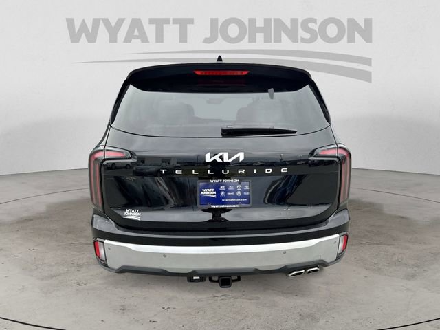 Used 2024 Kia Telluride EX w/ EX Captain's Chair Package FWD image 4