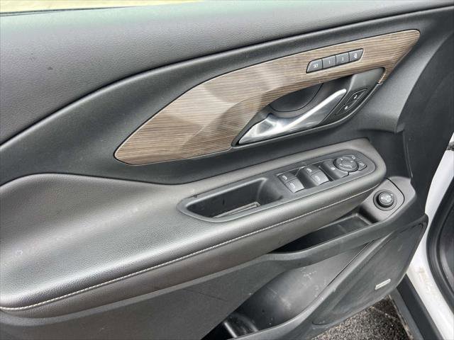 Used 2022 GMC Terrain Denali w/ Denali Premium Package AWD/4WD image 16