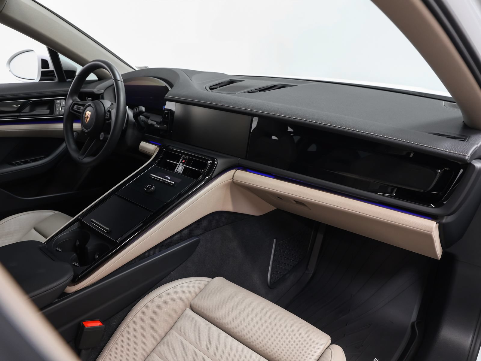Certified 2025 Porsche Panamera 4 AWD/4WD image 25
