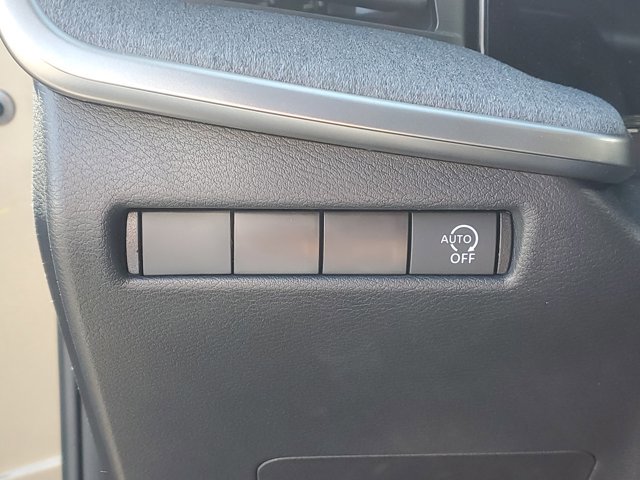 Certified 2026 Nissan Kicks SV FWD image 7