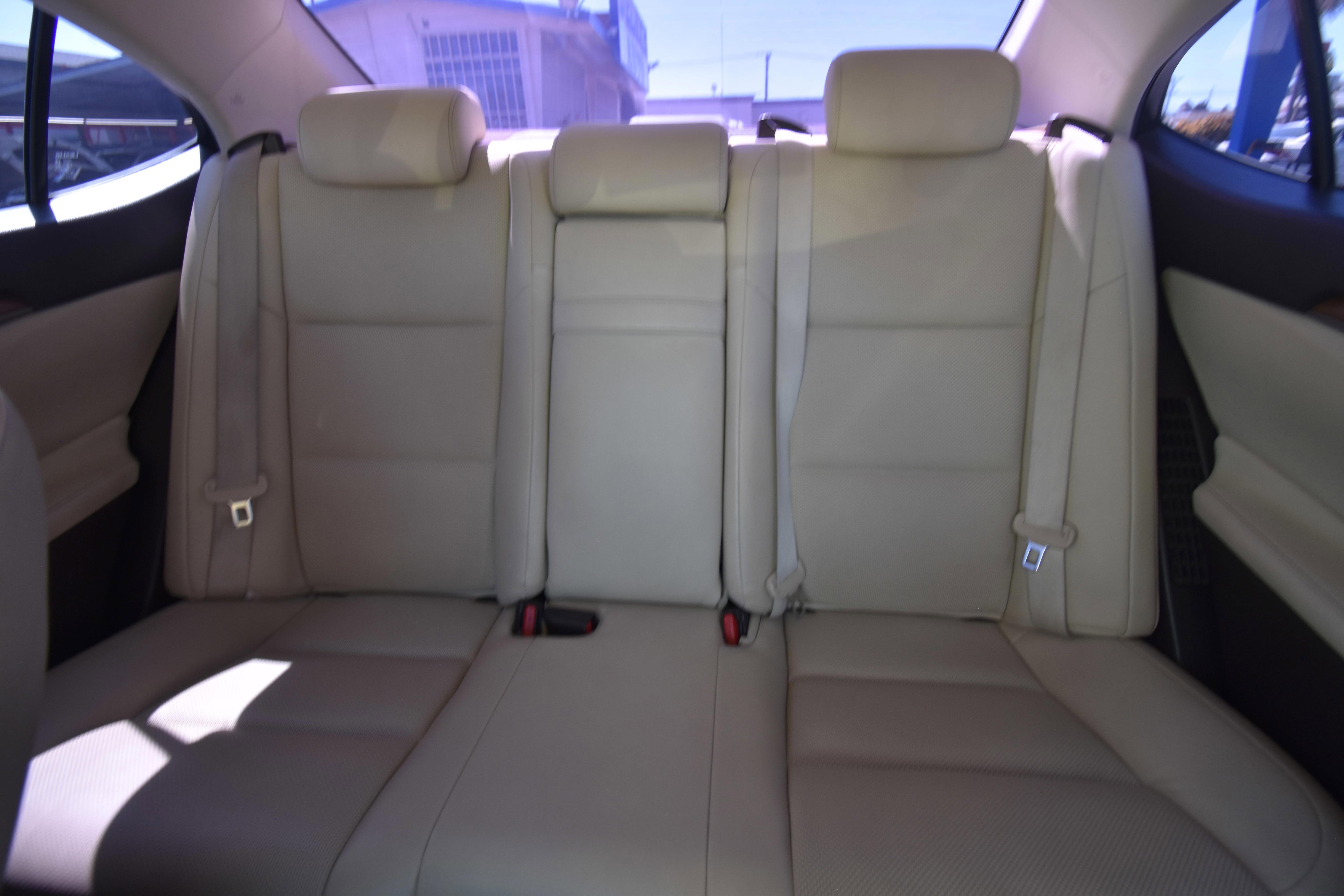 Used 2018 Lexus ES 300h w/ Navigation Package FWD image 11