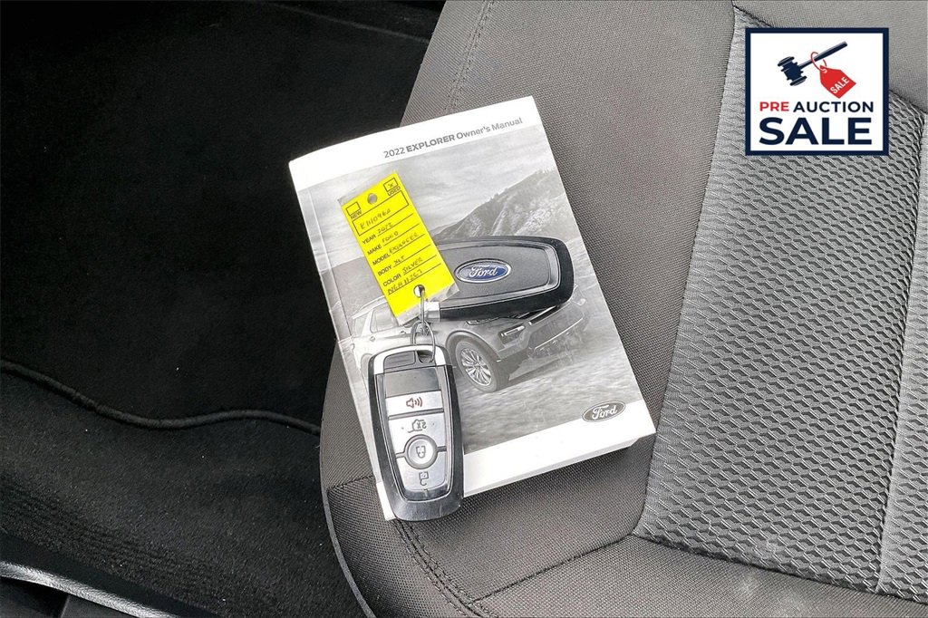 Used 2022 Ford Explorer XLT image 11