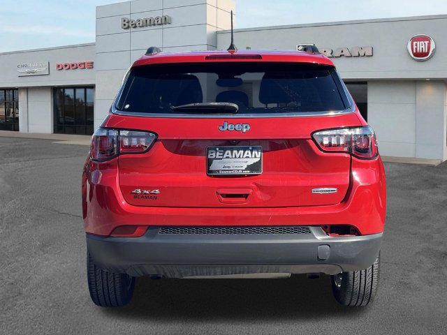 Used 2023 Jeep Compass Latitude w/ Sun and Sound Group AWD/4WD image 6
