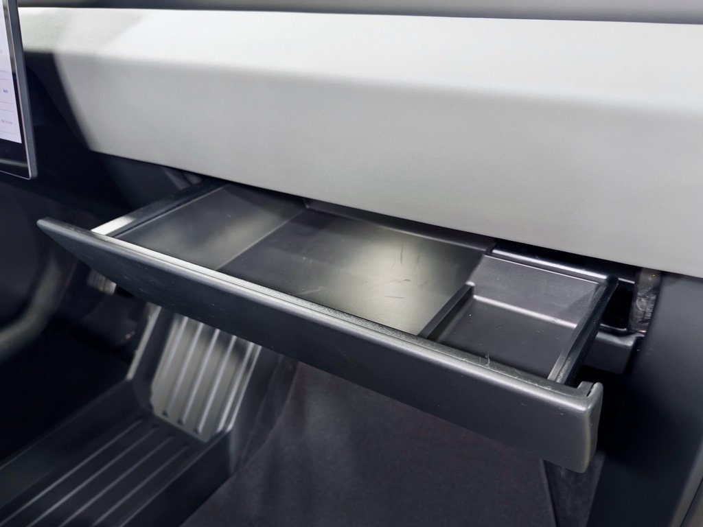 Used 2025 Tesla Cybertruck AWD Crew Cab image 18