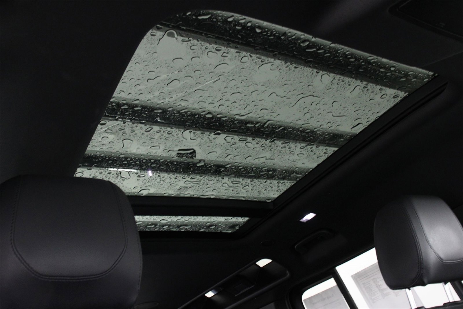 Used 2022 Land Rover Defender 110 X-Dynamic SE image 23