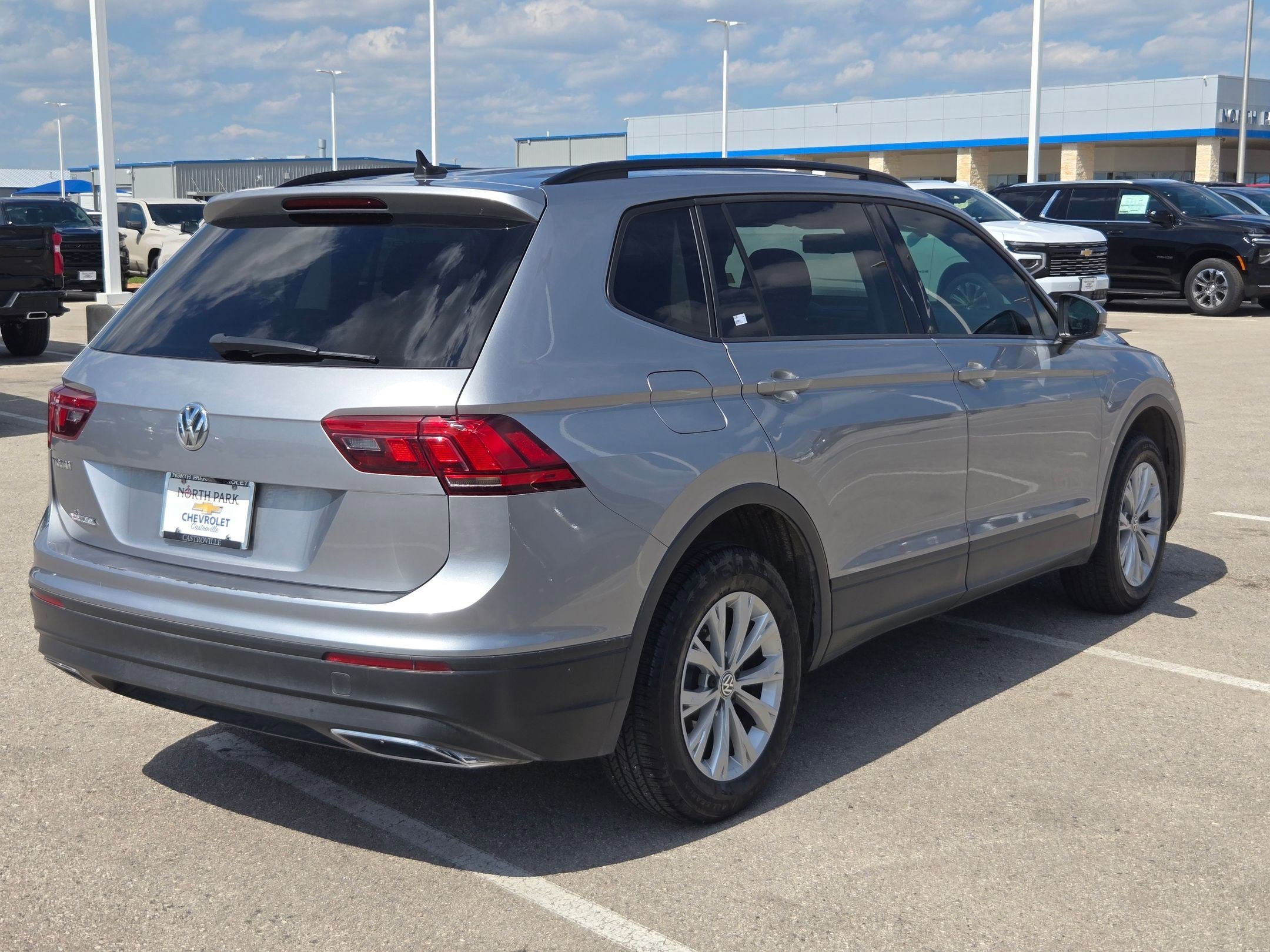 Used 2020 Volkswagen Tiguan S FWD image 3