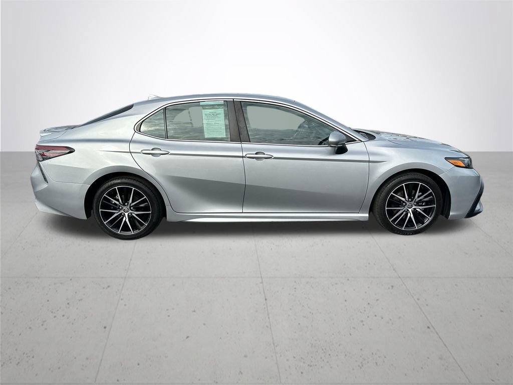 Used 2023 Toyota Camry SE FWD image 6