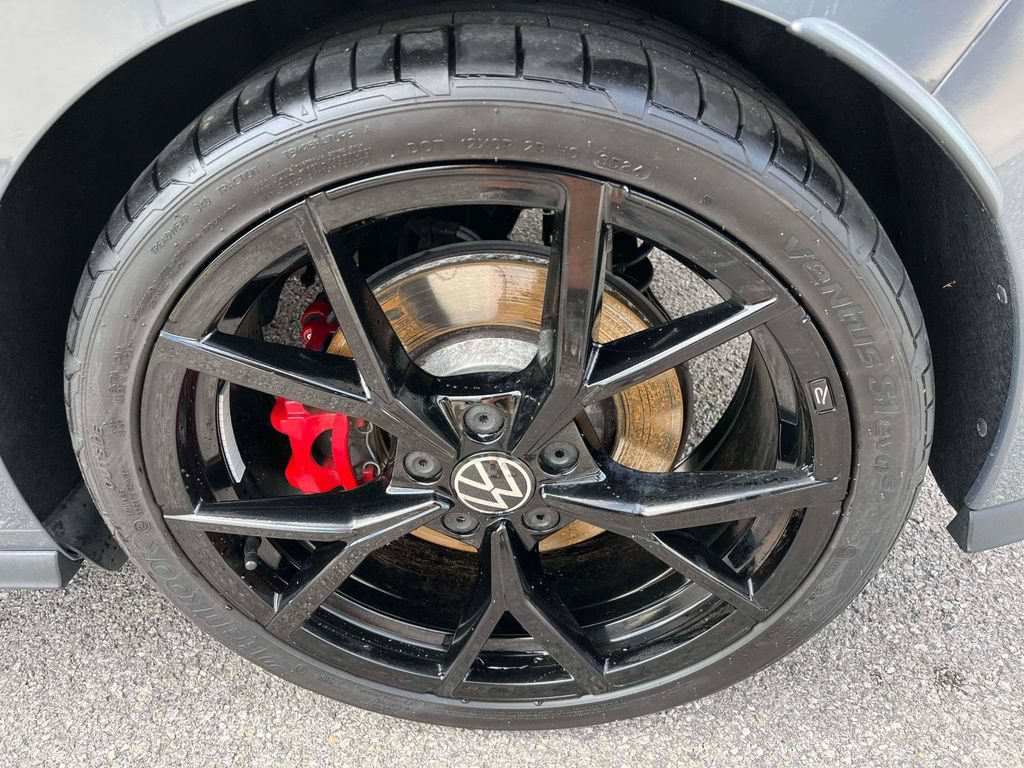 Used 2024 Volkswagen GTI SE FWD image 37
