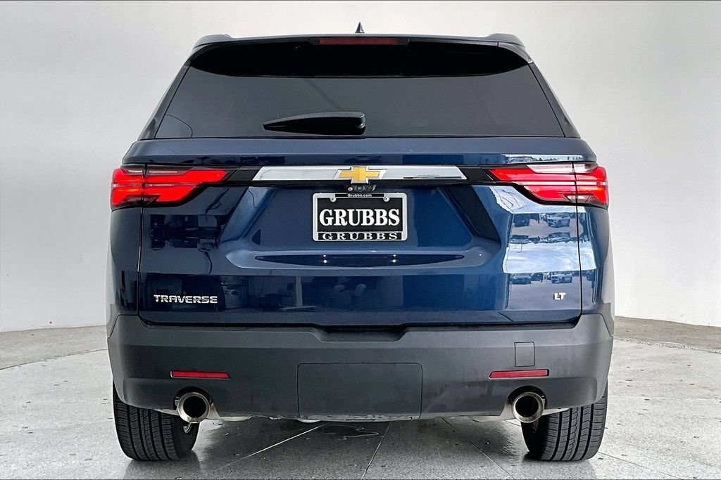 Used 2023 Chevrolet Traverse LT w/ LT Premium Package FWD image 4