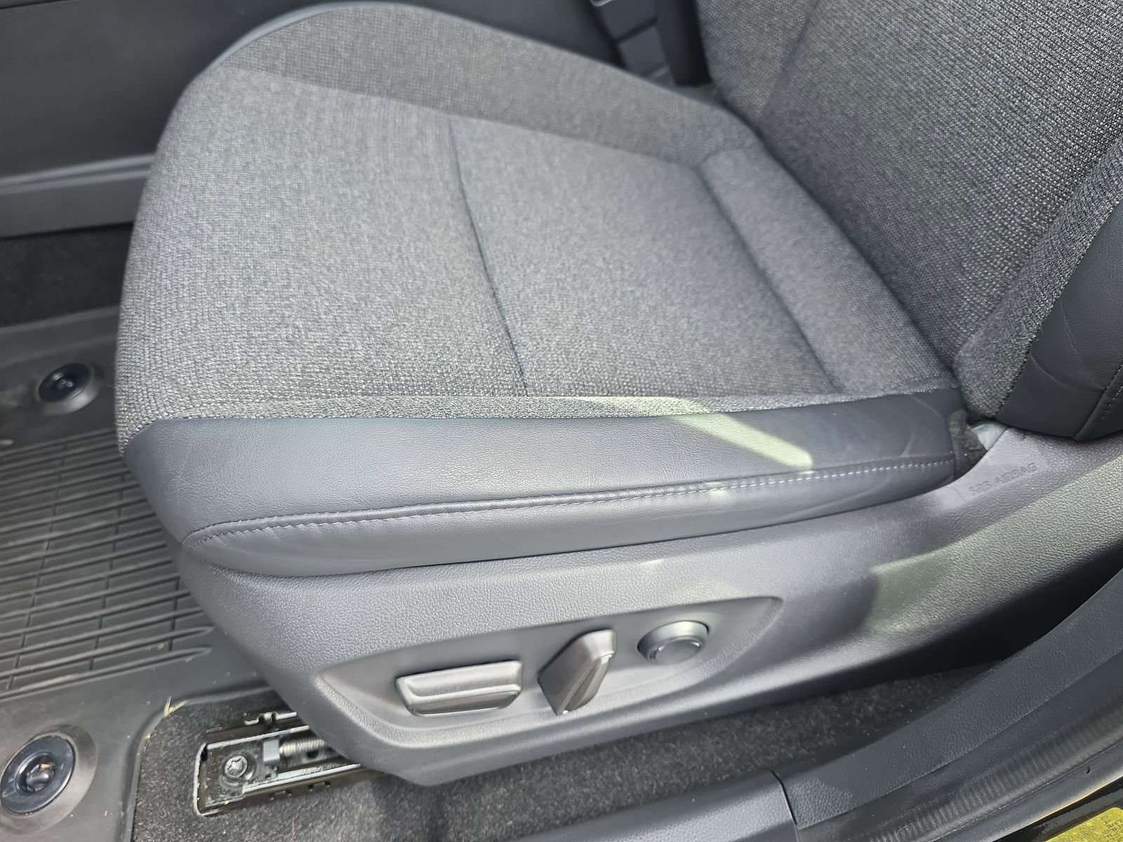 Used 2023 Toyota Crown XLE image 27