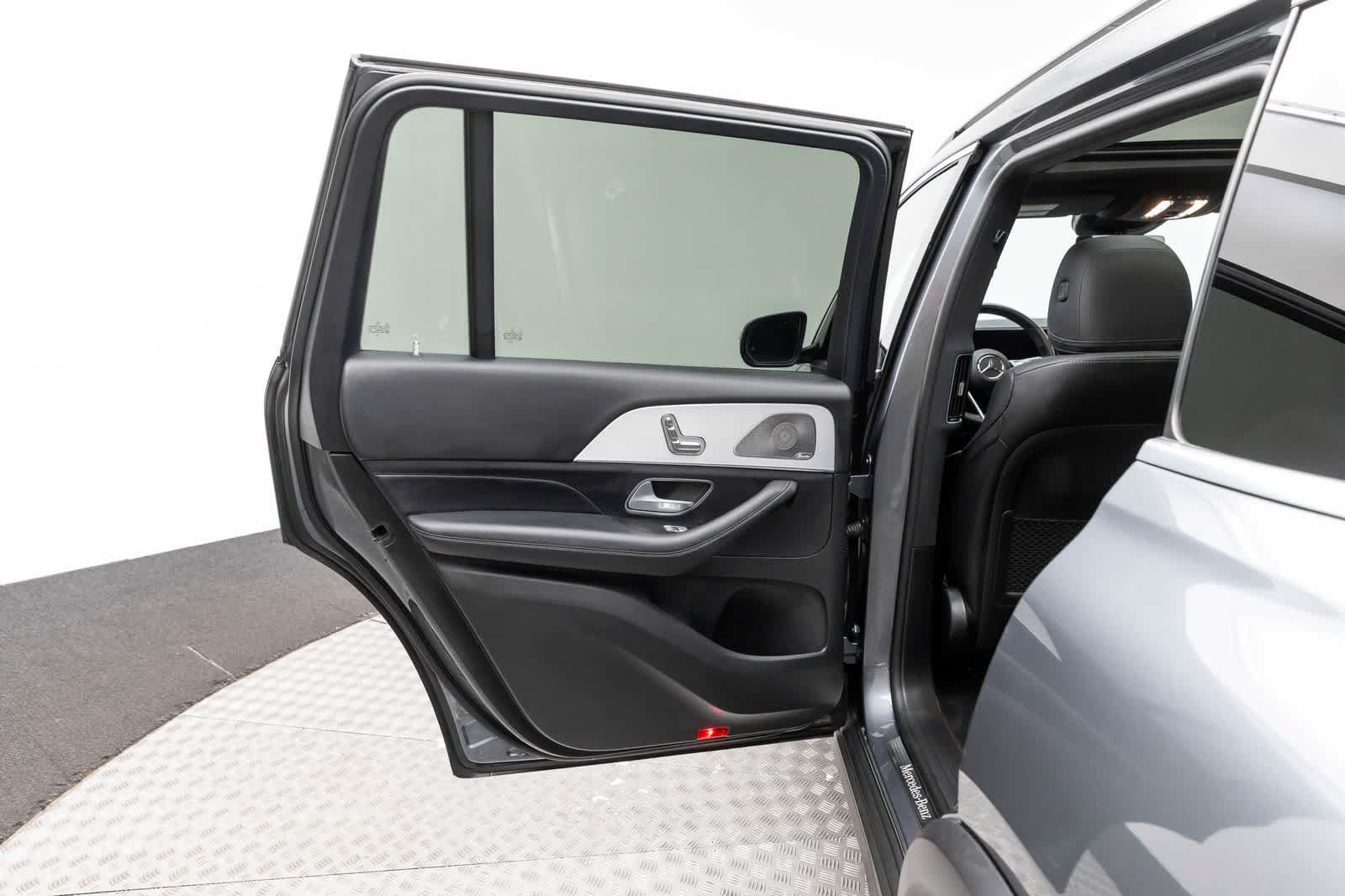 Used 2025 Mercedes-Benz GLS 450 4MATIC image 43