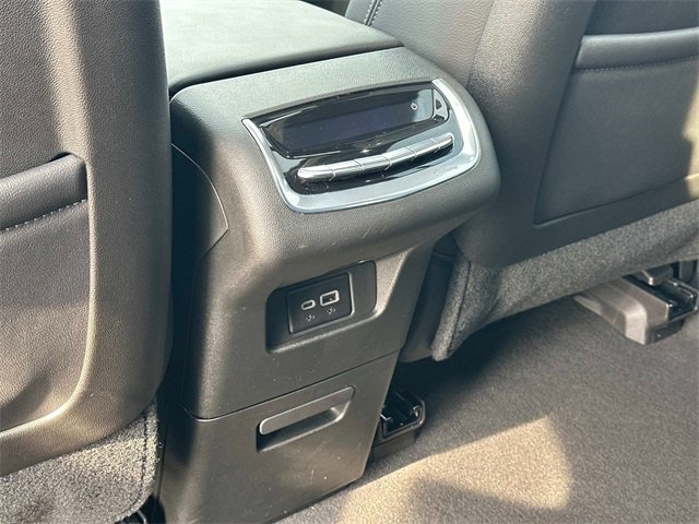 Used 2025 Cadillac XT6 Luxury image 18