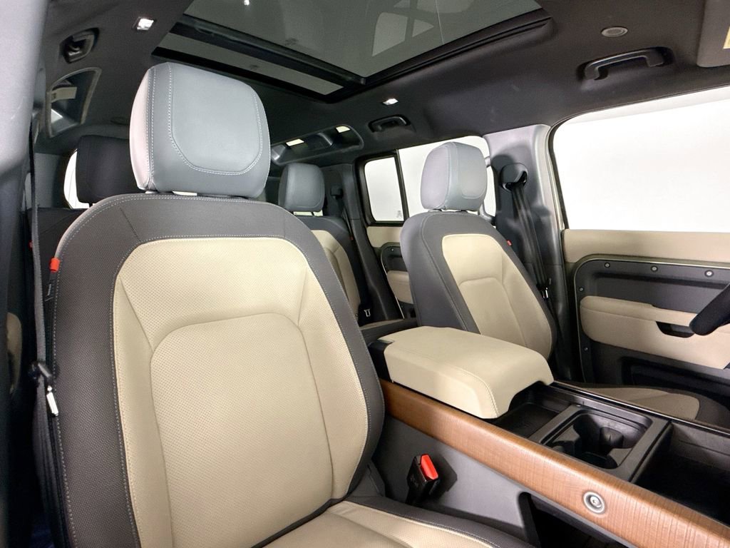 Used 2023 Land Rover Defender 110 X-Dynamic SE image 14