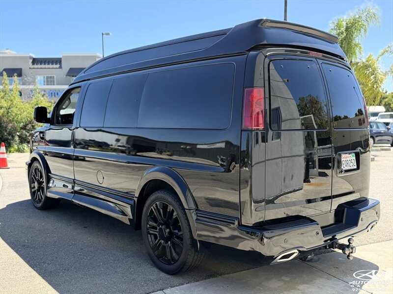 Used 2017 GMC Savana 2500 RWD image 7