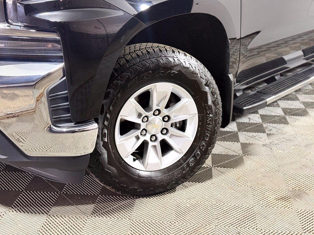 Used 2021 Chevrolet Silverado 1500 LT AWD/4WD image 2