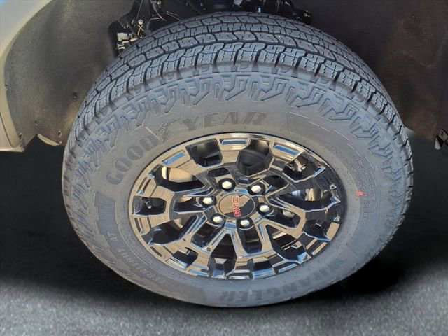 New 2026 GMC Canyon Elevation w/ Convenience Package image 27
