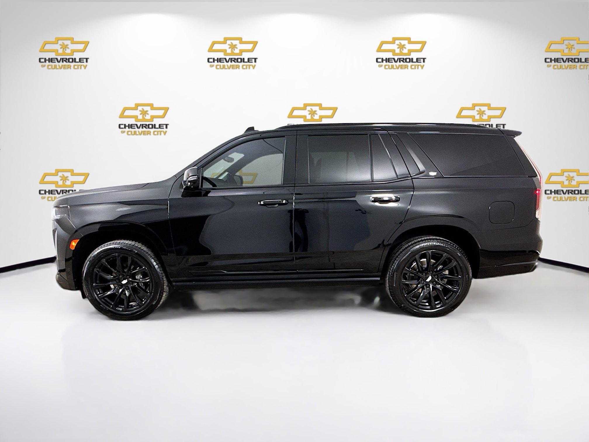 Used 2023 Cadillac Escalade Sport Platinum w/ LPO, ONYX Package AWD/4WD image 4