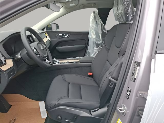 New 2026 Volvo XC60 B5 Plus w/ Protection Package Premier AWD/4WD image 5