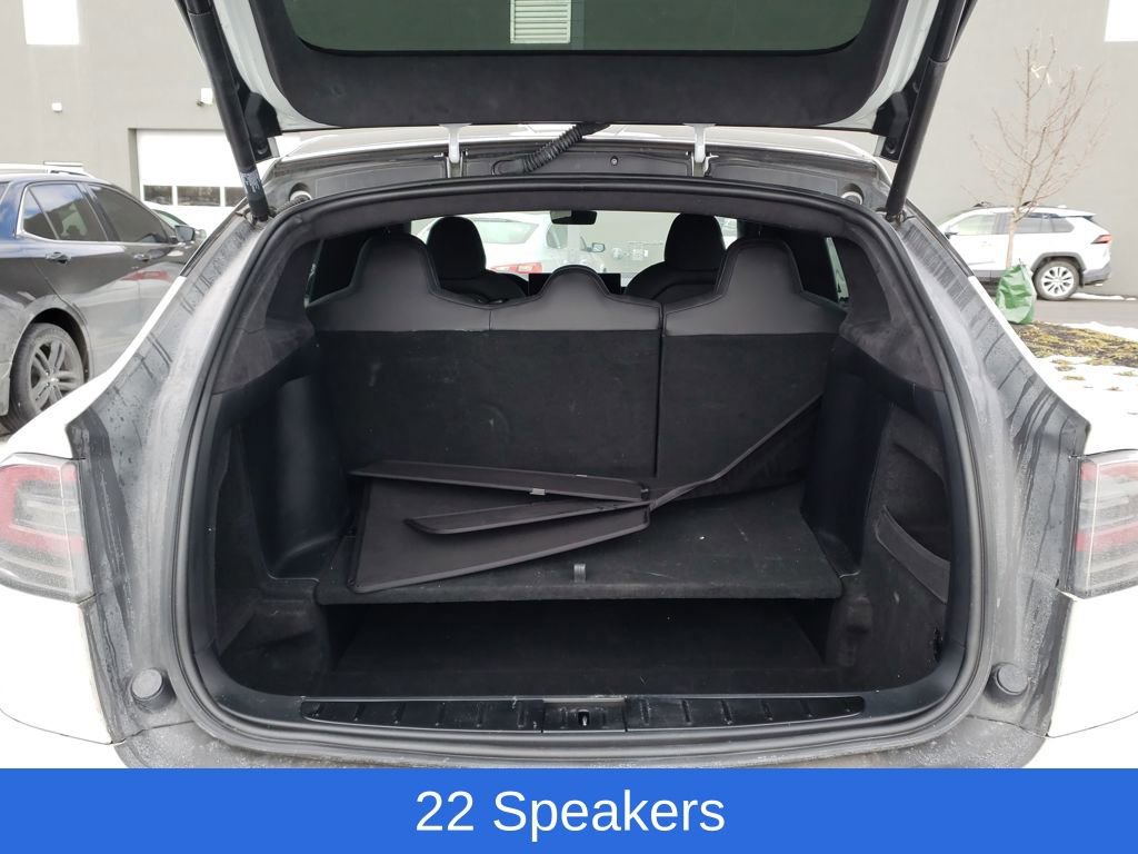 Used 2022 Tesla Model X image 8