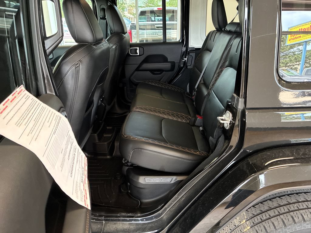 Used 2022 Jeep Wrangler Unlimited Sahara AWD/4WD image 25