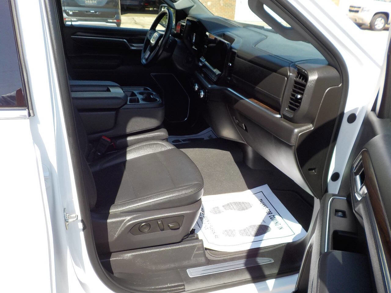 Used 2025 GMC Sierra 1500 SLT AWD/4WD image 23