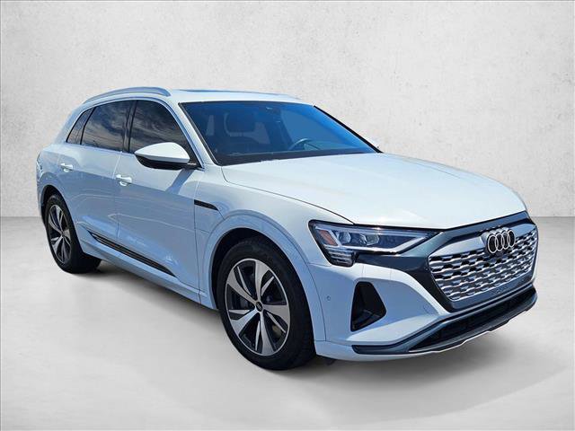 Used 2024 Audi Q8 e-tron Premium Plus AWD/4WD video 3