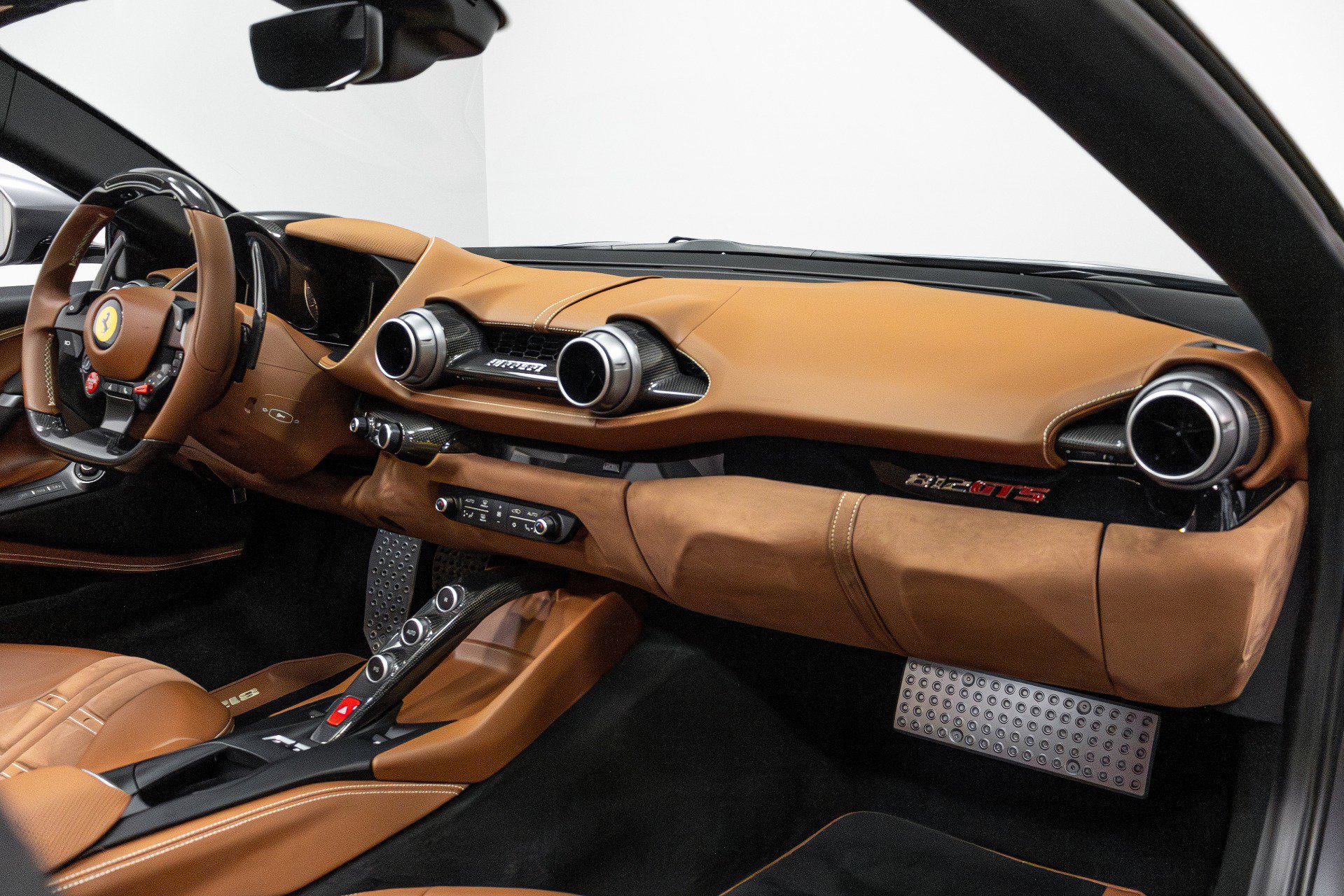 Used 2021 Ferrari 812 GTS image 26