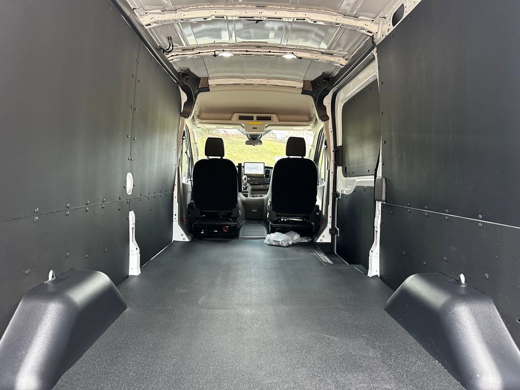 New 2026 Ford Transit 250 148 Medium Roof w/ Load Area Protection Package image 41