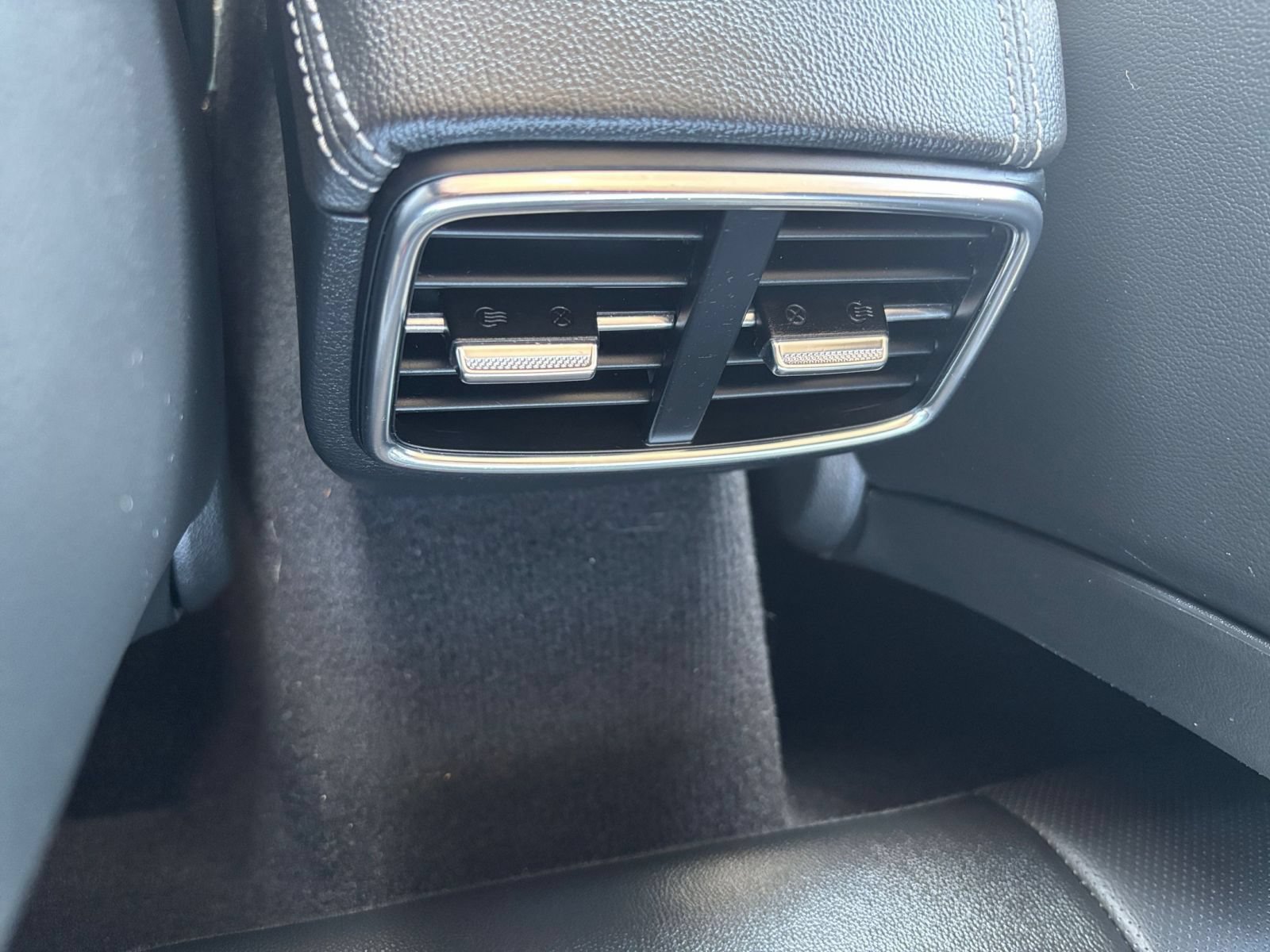 Used 2026 Genesis G70 2.5T RWD image 19